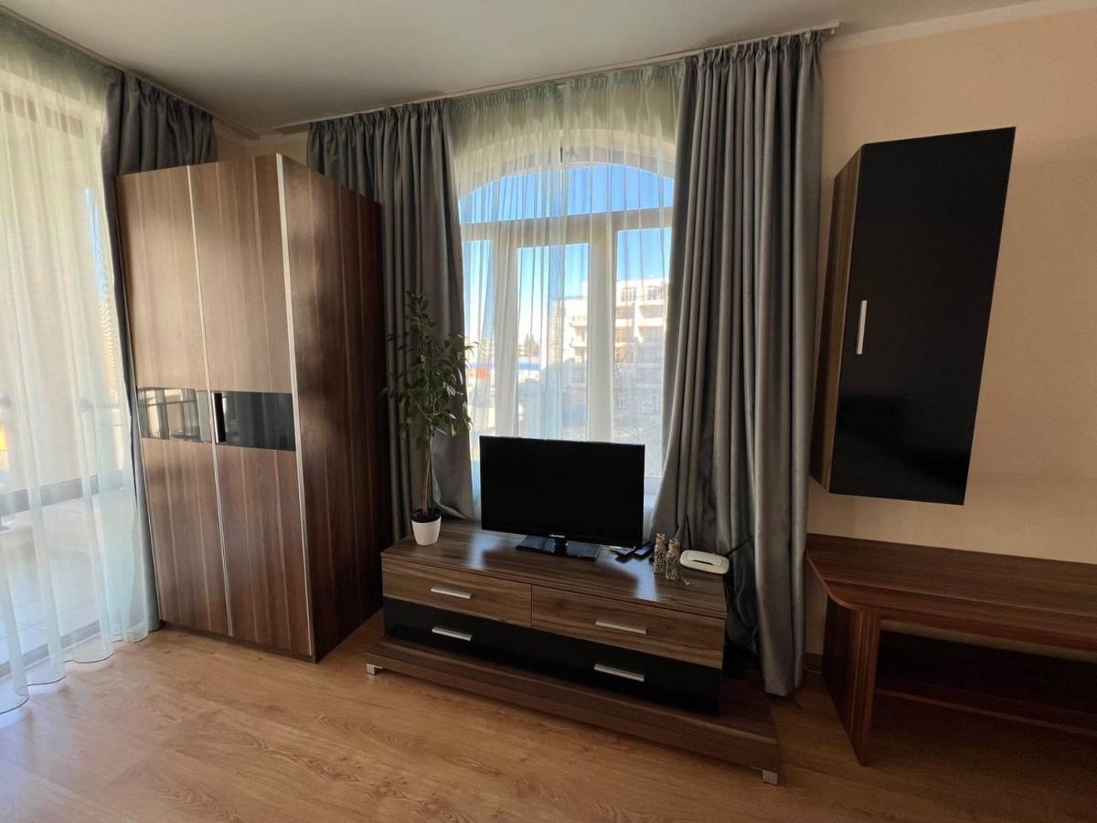 Dkapartments Chateau Valon Pantai Sunny Bagian luar foto
