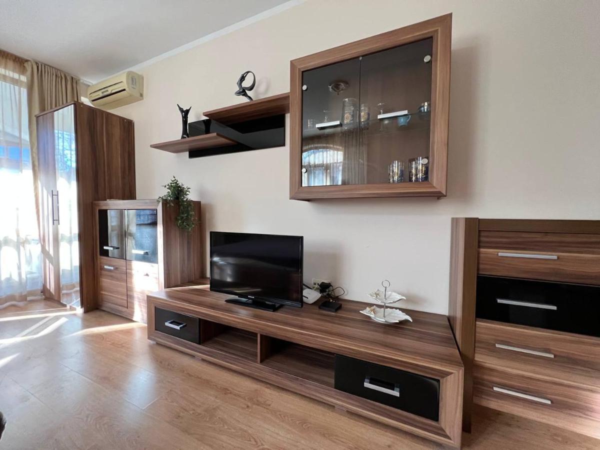 Dkapartments Chateau Valon Pantai Sunny Bagian luar foto