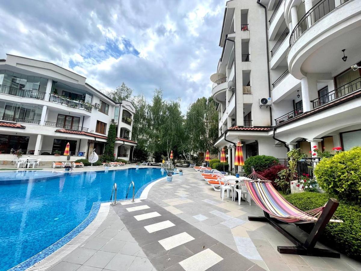 Dkapartments Chateau Valon Pantai Sunny Bagian luar foto