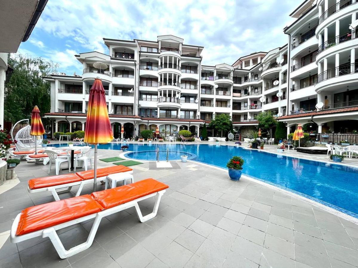 Dkapartments Chateau Valon Pantai Sunny Bagian luar foto