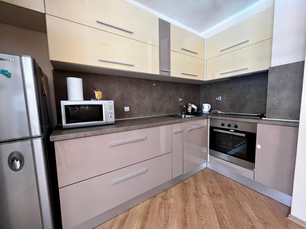 Dkapartments Chateau Valon Pantai Sunny Bagian luar foto