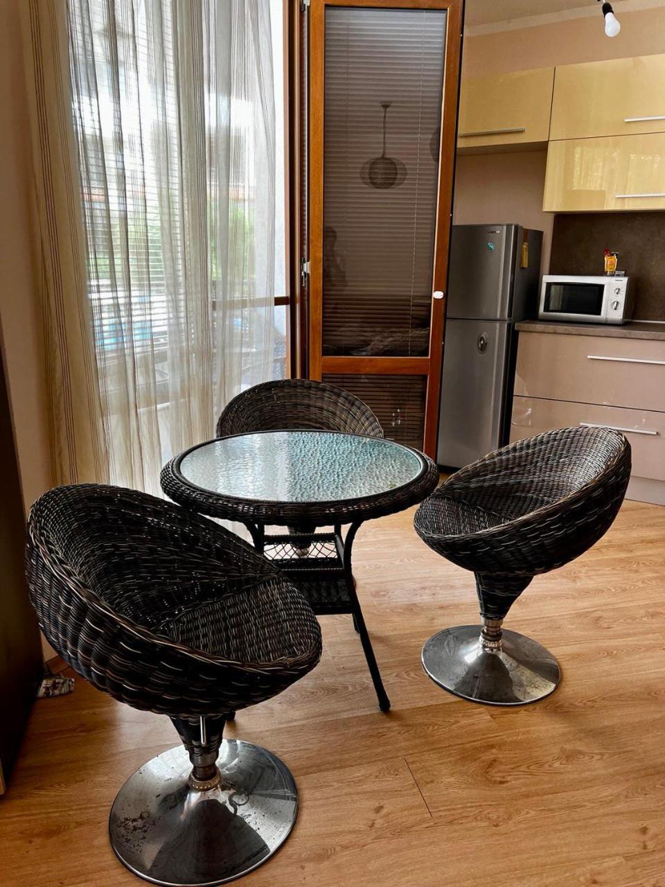 Dkapartments Chateau Valon Pantai Sunny Bagian luar foto