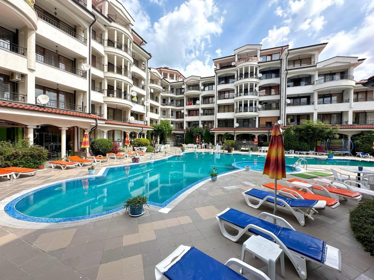 Dkapartments Chateau Valon Pantai Sunny Bagian luar foto