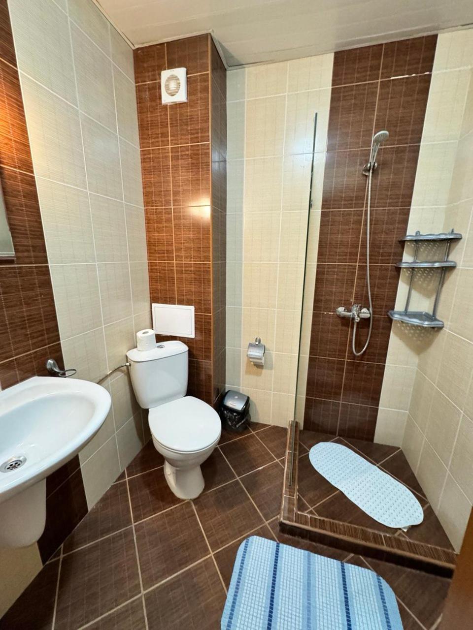 Dkapartments Chateau Valon Pantai Sunny Bagian luar foto