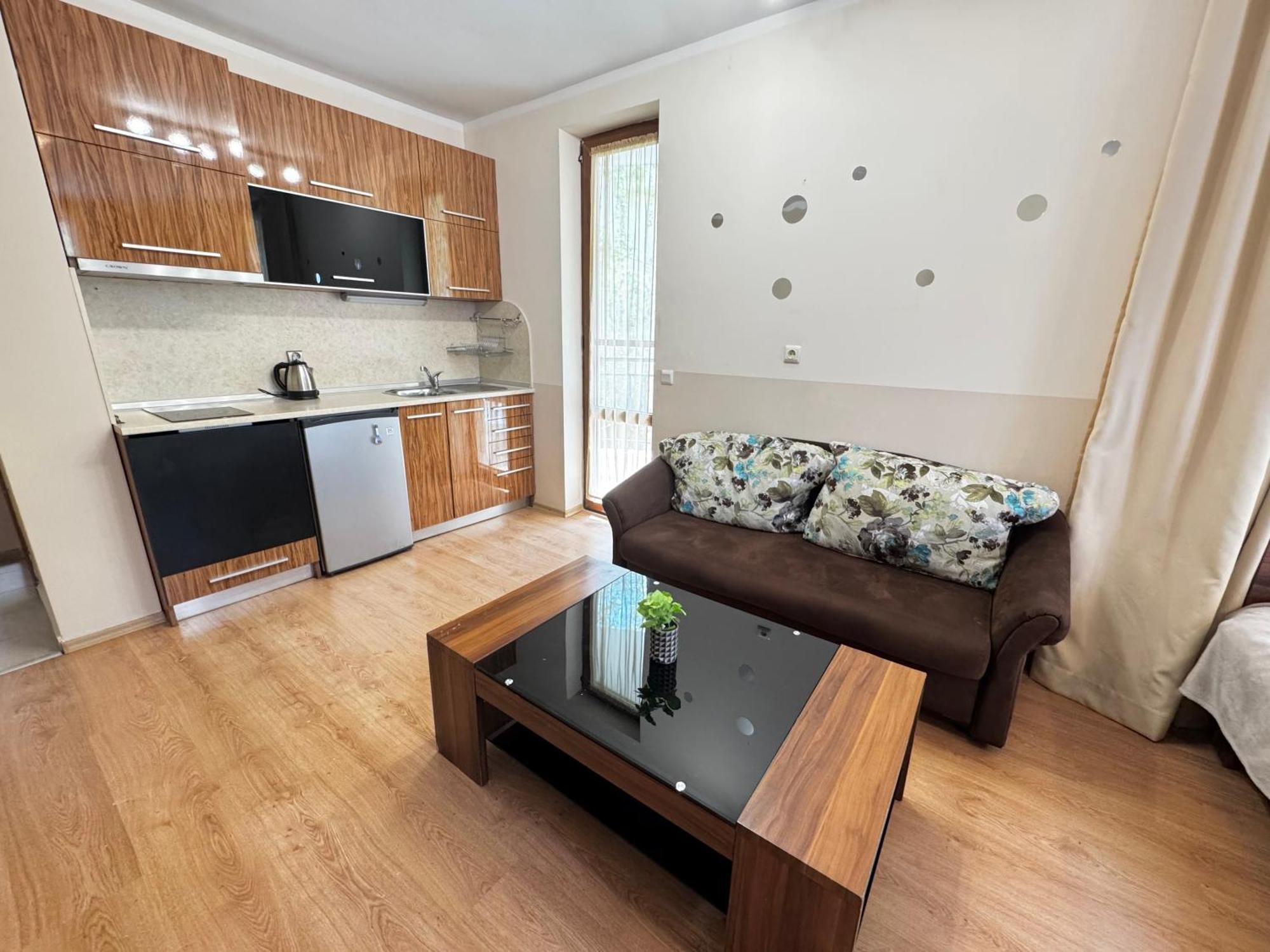 Dkapartments Chateau Valon Pantai Sunny Bagian luar foto